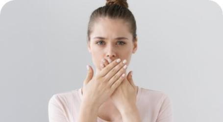 Diese trendigen Wundermittel helfen bei Mundgeruch